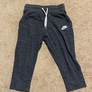 Girls Nike short leg baggy joggers Med